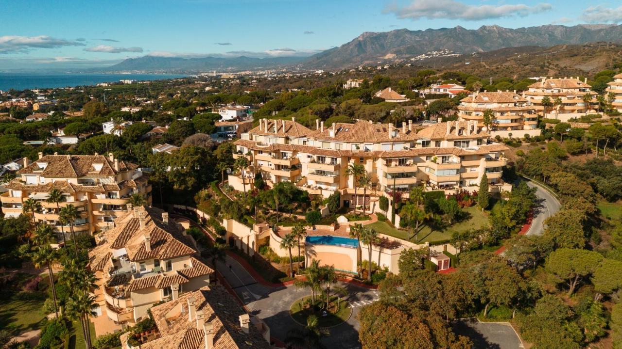 Home, With Sea Views, South Facing And Close To The Golf Course And The Beach, In Elviria Hills Appartamento *
