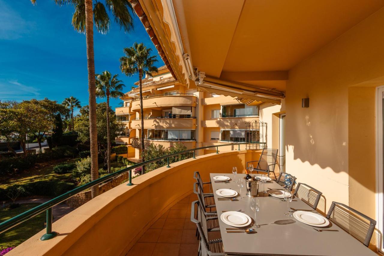 Seaside Golf Retreat: Elviria Hills Marbella