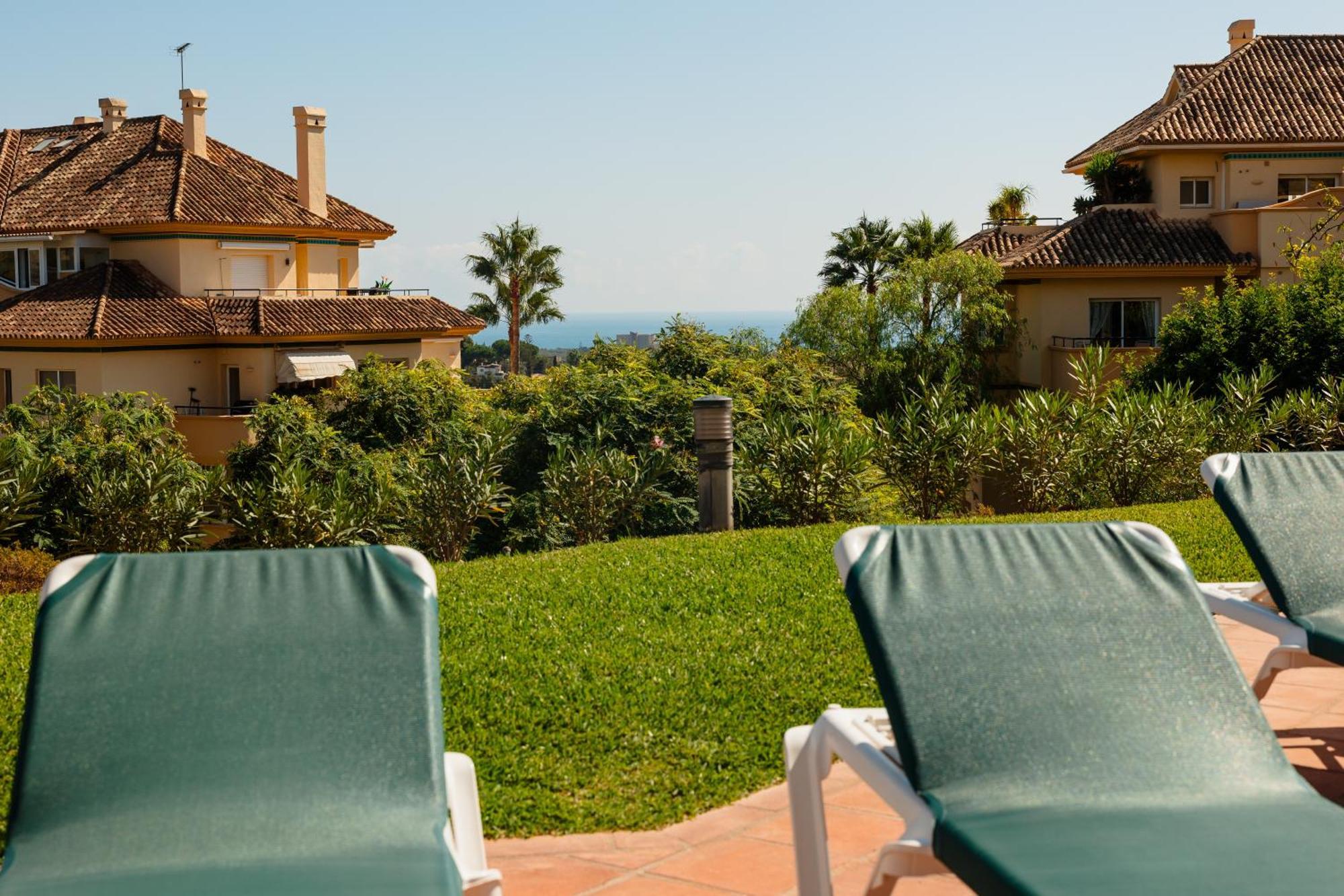 Seaside Golf Retreat: Elviria Hills Apartment *